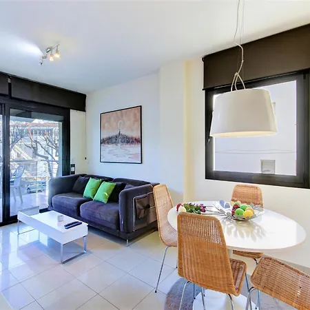 In With Beachfront Views Apartman Roses