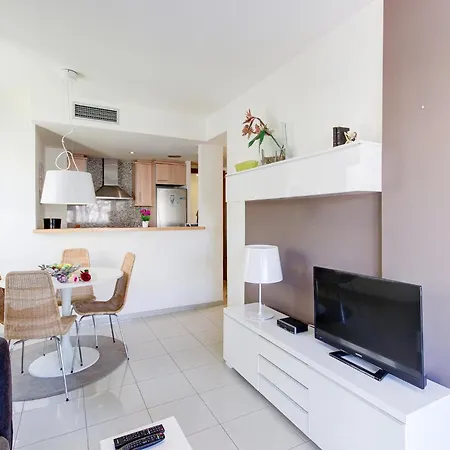 In With Beachfront Views Apartman Roses