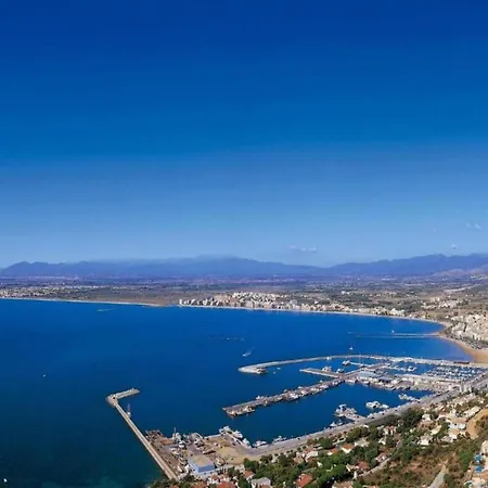 In With Beachfront Views 아파트 로지즈