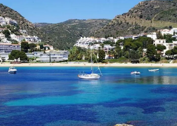 아파트 In With Beachfront Views 로지즈