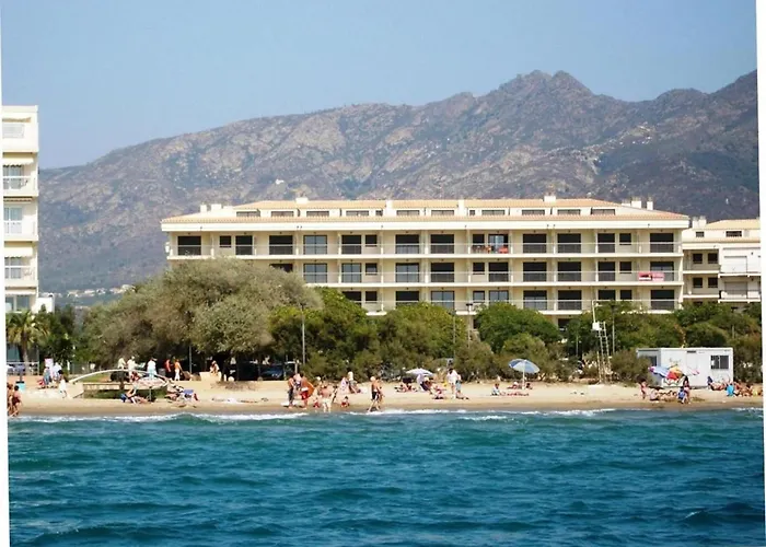 In With Beachfront Views *