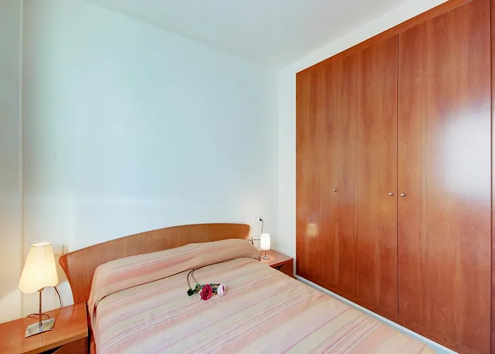 In With Beachfront Views Apartment Roses