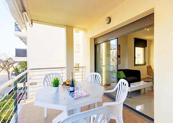 In With Beachfront Views *
